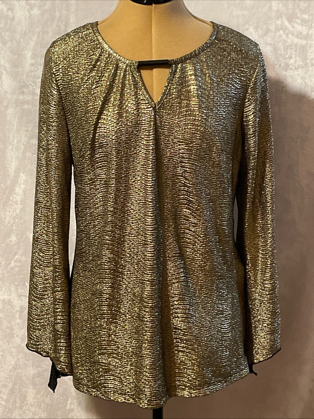 Sami & Jo Metallic Gold Keyhole Long-Sleeve Blouse